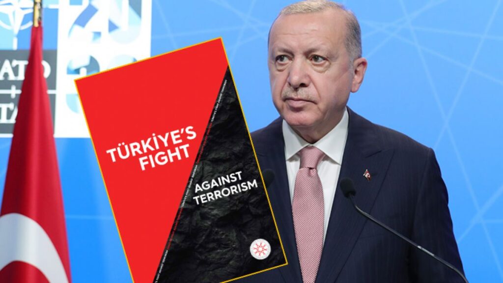 Erdoğan NATO Zirvesi’nde liderlere ‘Türkiye’nin Terörizmle Mücadelesi’ kitabını takdim etti