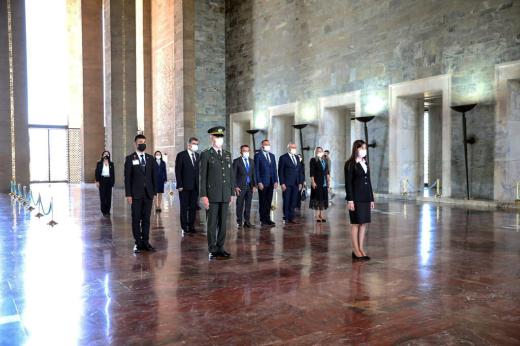 Ankara’da temaslarda bulunan KKTC-TC Dostluk Grubu Anıtkabir’i ziyareti etti