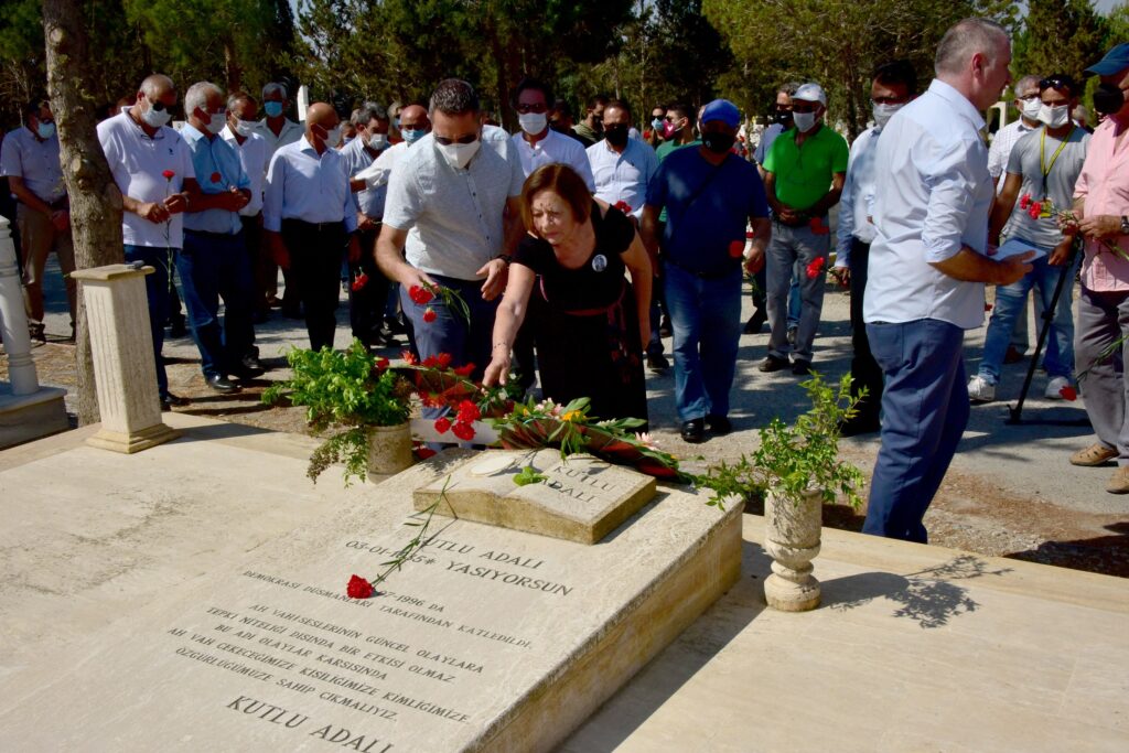 Adalı Kabri başında anıldı