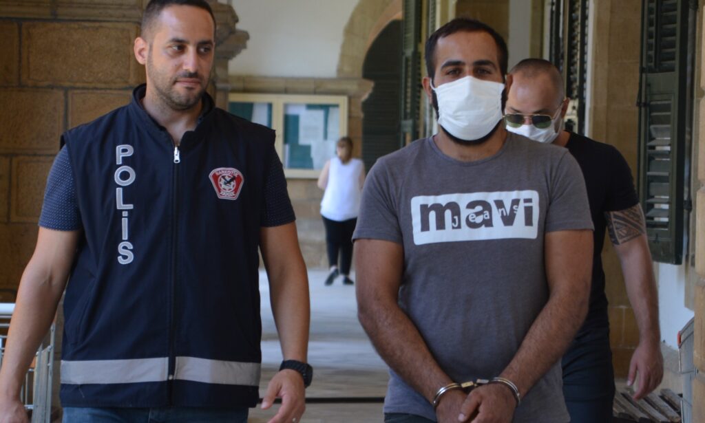“Evdeki uyuşturucuları kaçırmak isterken yüksekten düştü”