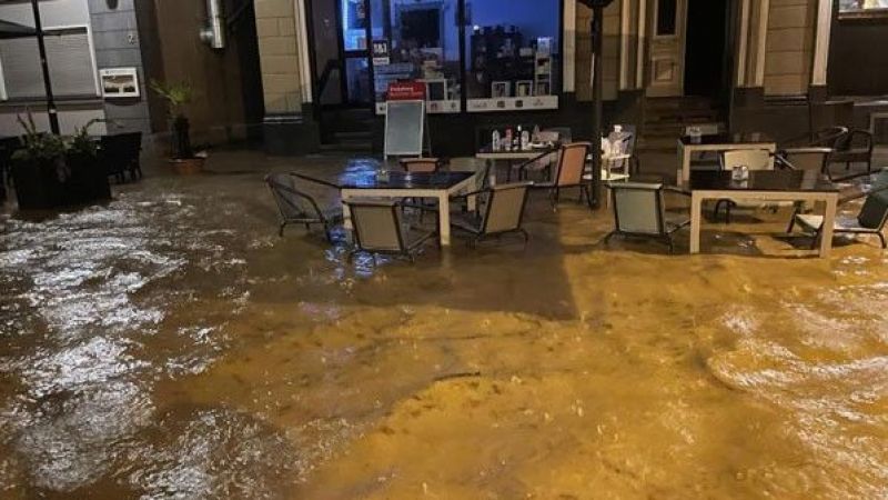 Batı Avrupa sele teslim oldu