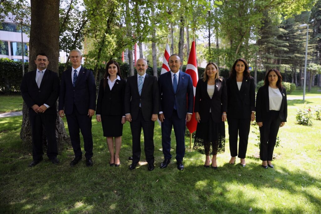 Hukuk, Siyasi İşler, Dış İlişkiler Komitesi, Çavuşoğlu ile çalışma yemeğinde bir araya geldi