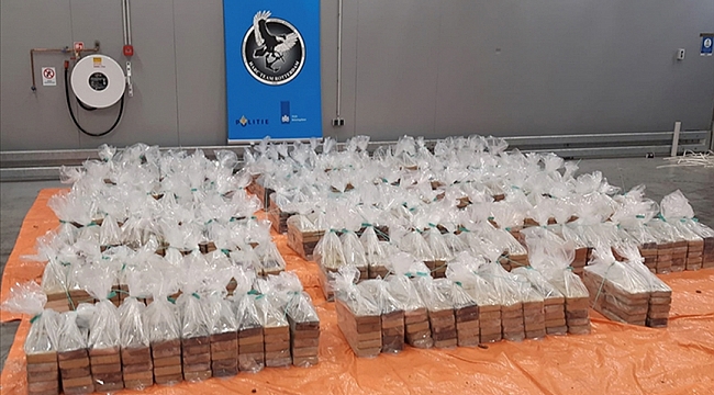 Hollanda limanında 1 ton 760 kilo kokain ele geçirildi