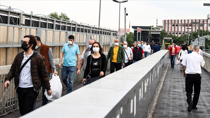 Türkiye’de covid-19 testlerinde pozitiflik oranı son 10 günde yaklaşık 2 kat arttı