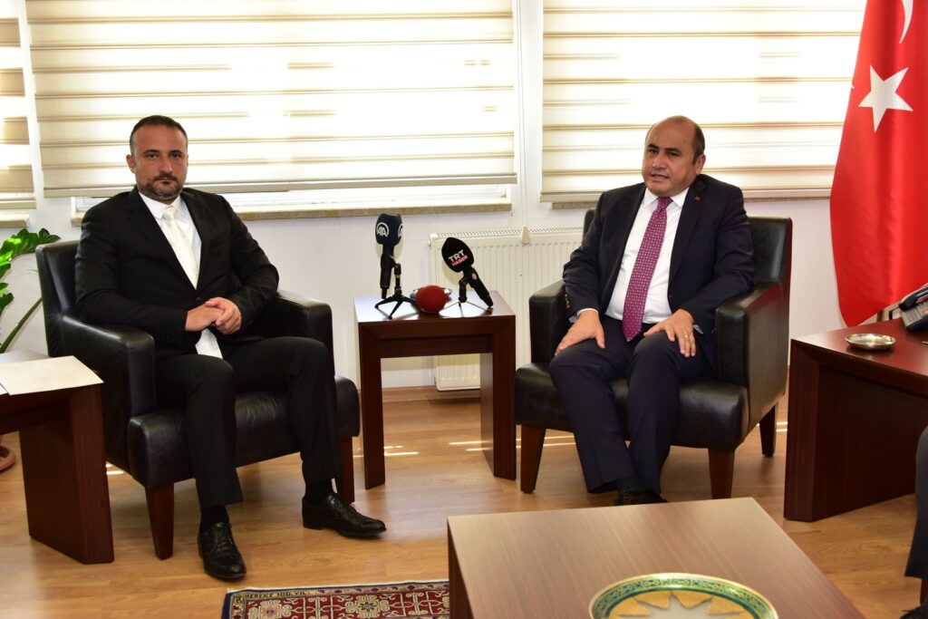 Başçeri: “Yangınla mücadele konusundaki cabalara destek veren KKTC’li kardeşlerimize teşekkür ediyorum”