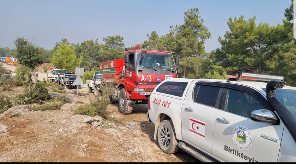 Sivil Savunma Teşkilatı ekipleri Manavgat’taki yangın söndürme çalışmalarına devam ediyor