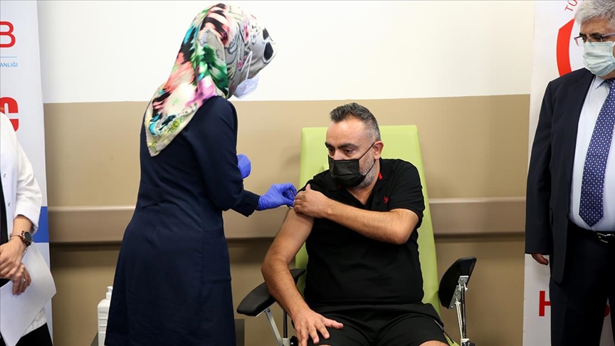 TURKOVAC aşısı faz 3 gönüllülere uygulanmaya başladı