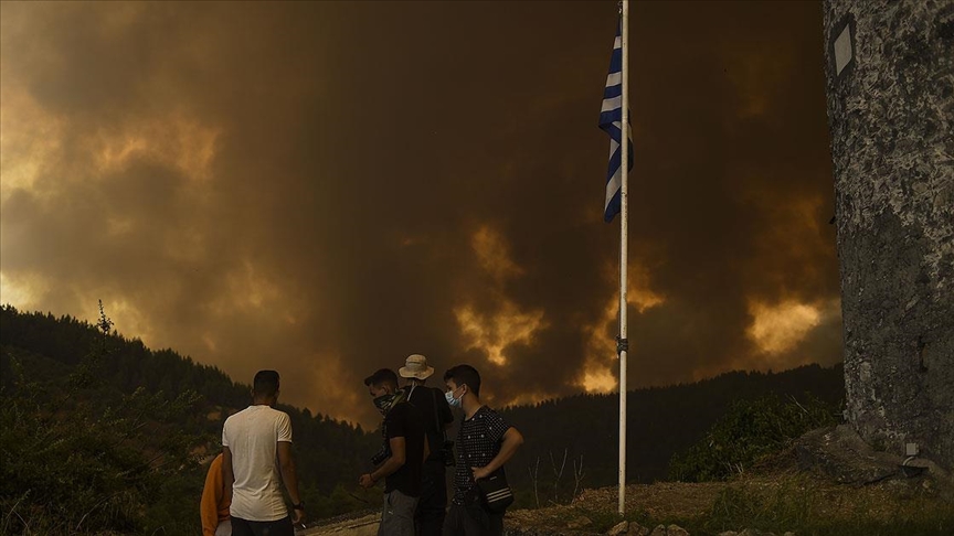 Yunanistan’ın Zakinthos Adası’nda yangın söndürme uçağı düştü