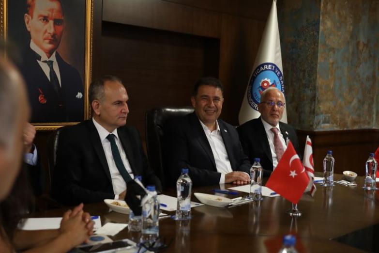 “KKTC neden Singapur olmasın”