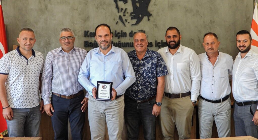 Sadıkoğlu, Gençler Birliği’nin yeni yönetimini kabul etti