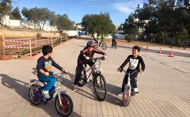 Çocuklara yönelik trafikte güvenli bisiklet kullanımı eğitimi düzenleniyor