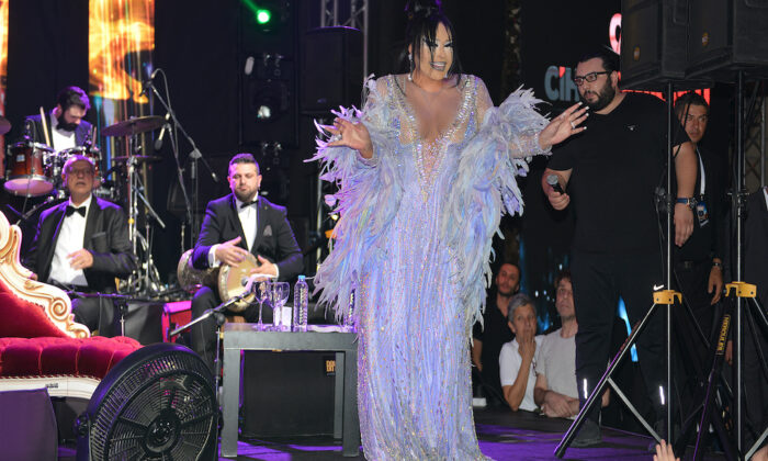 Cezaevinde bulunan Ersoy’un orkestra şefinin testi pozitif