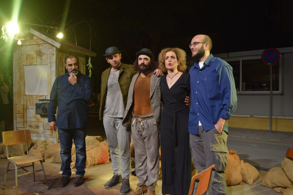 ‘Godot’u Beklerken’ adlı tiyatro oyunu BM yetkilileri, diplomatlar ve siyasiler için sahnelendi