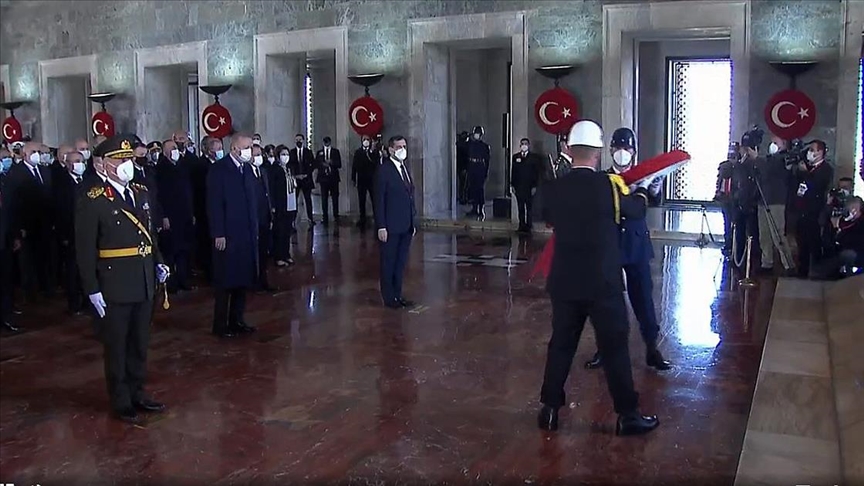 Devlet erkanı Anıtkabir’de
