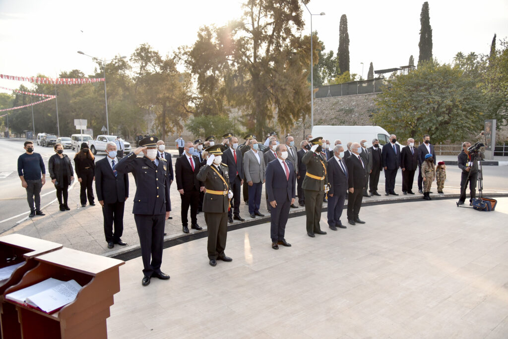 Lefkoşa Şehitler Anıtı önünde tören düzenlendi