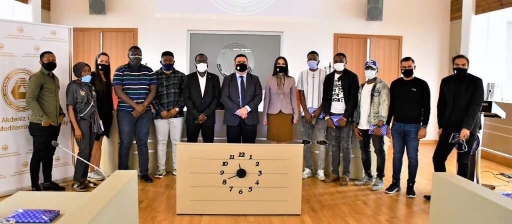 Nijeryalı öğrenciler, DAÜ Rektörlüğü’nü ziyaret etti