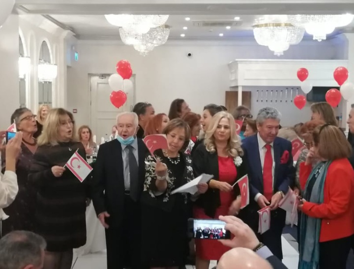 İngiltere Kıbrıs Türk Dernekleri Konseyi, KKTC’nin 38’inci yılını kutladı