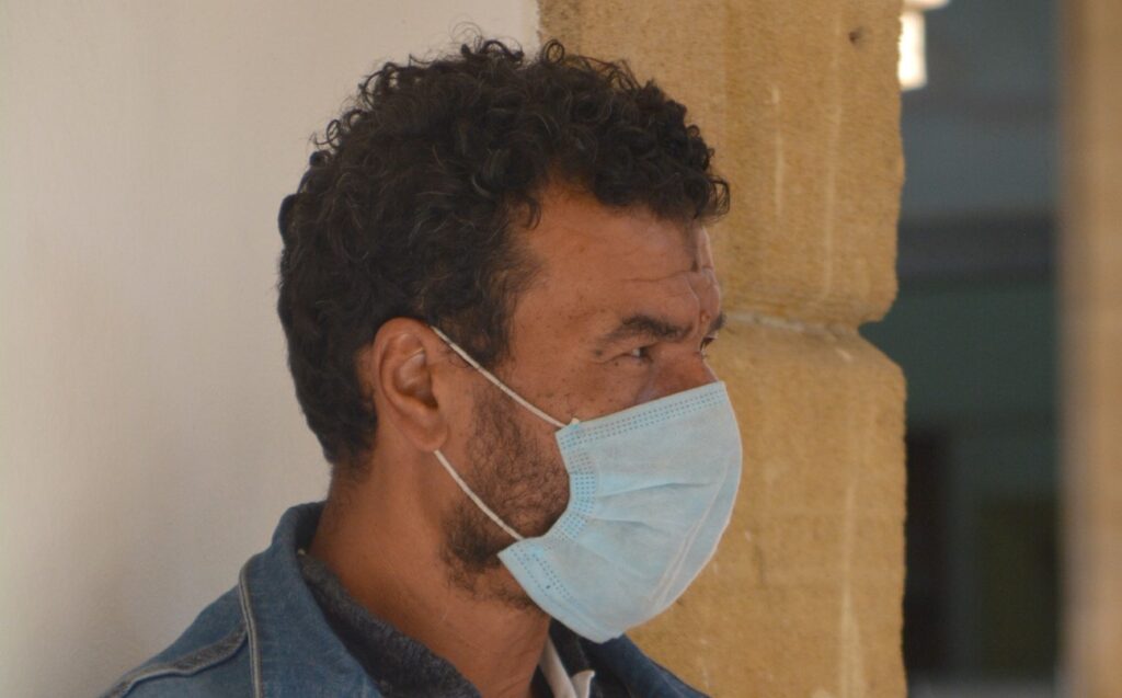 Kaçak Güney Kıbrıs’a geçerken yakalandı