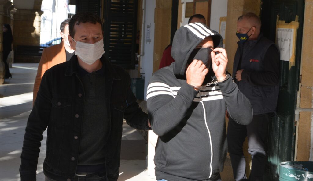 Tahsil ettiği 50 bin 642 TL’yi muhasebeye teslim etmedi