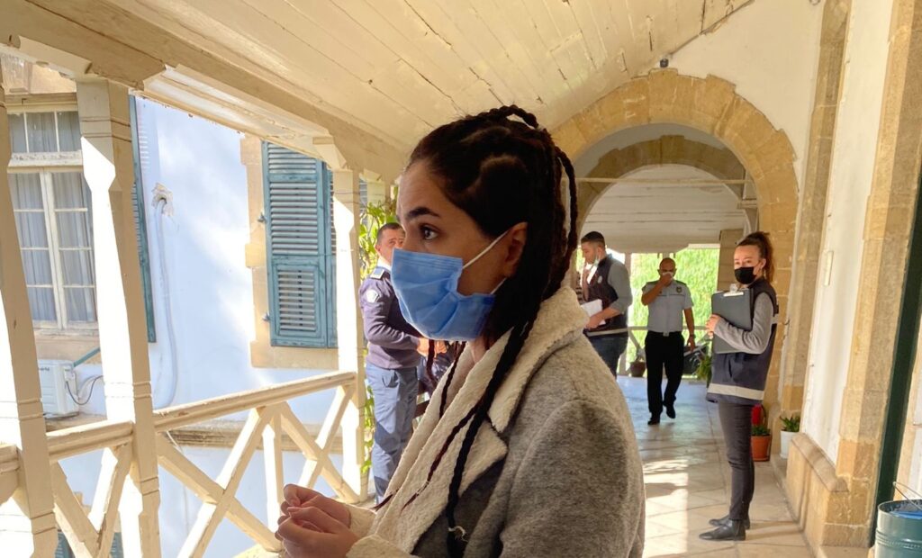 Sahte pasaport zanlısı 2 ay cezaevinde bekleyecek