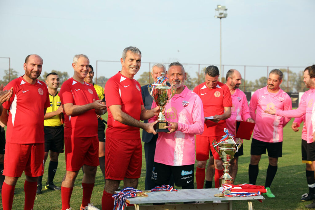 Meclis takımı ile Londra Masterleri karşılaştı