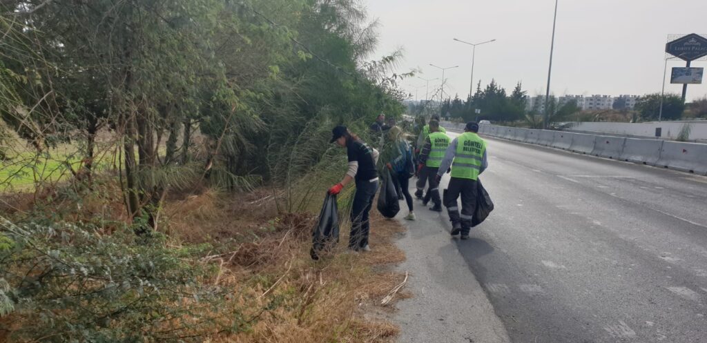 Girne-Boğaz yolunda temizlik