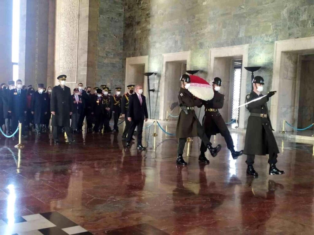 KKTC’nin Ankara Büyükelçisi Köprülü, Anıtkabir’i ziyaret etti