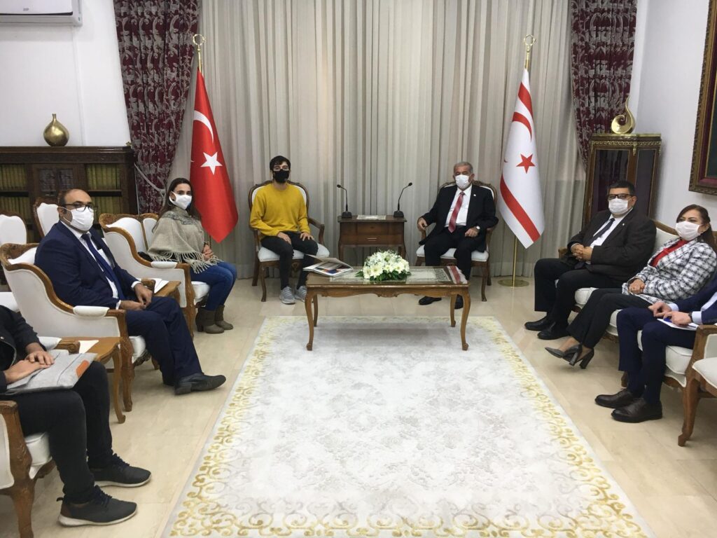 Sennaroğlu, Kuir Kıbrıs Derneğini kabul etti