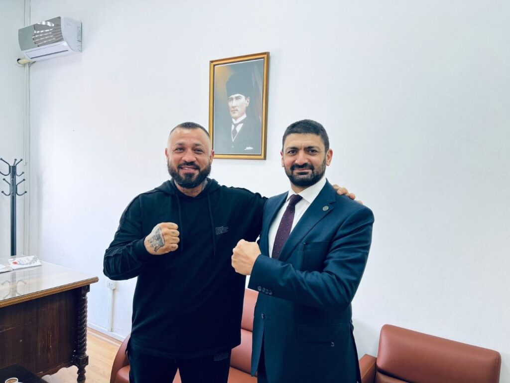 ‘Demir yumruk’ adadan ayrıldı