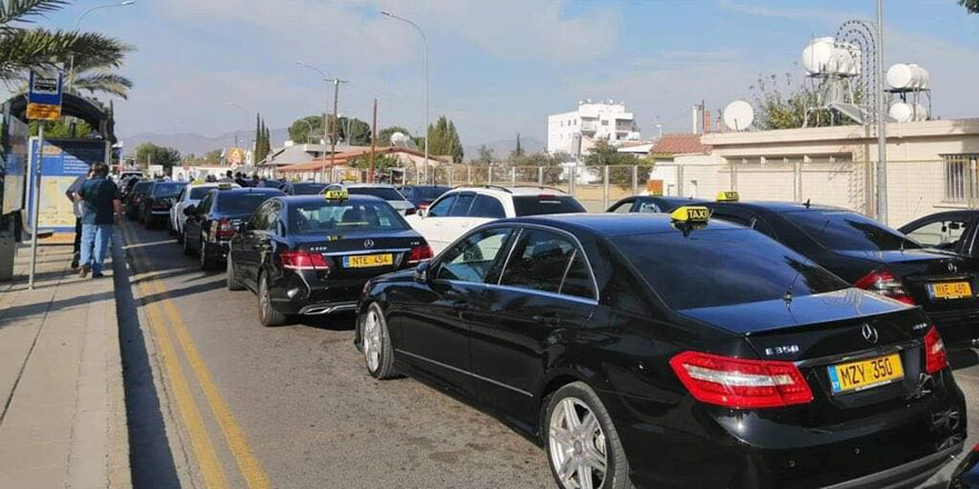 Rum taksiciler eylem yaptı