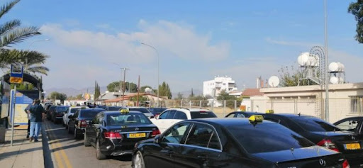 Rum taksiciler greve gidiyor