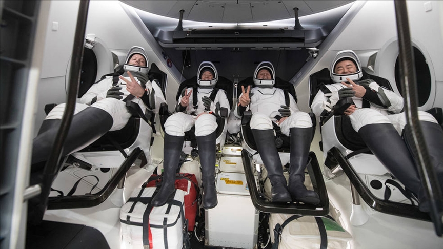 SpaceX, 4 astronotu daha uzay istasyonuna taşıdı