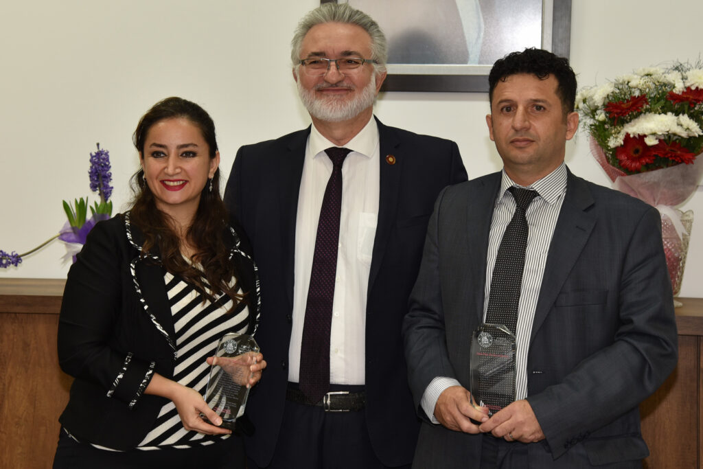 Benter: “Vazgeçmeyip çok çalışarak başarıya ulaşabilirsiniz”