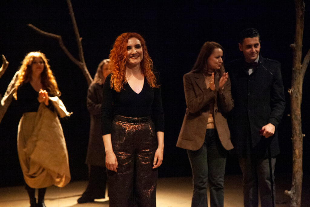 “Kapalı” kapılarını seyirciye açtı