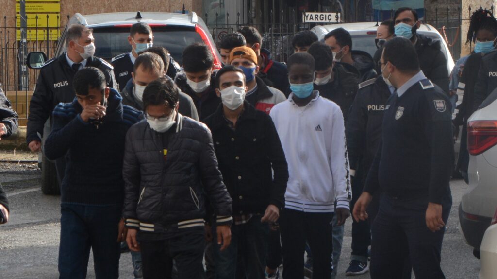 Para karşılığında insan ticareti!