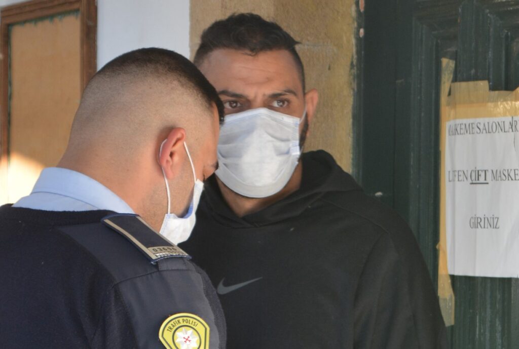 Eski kız arkadaşını darp etti