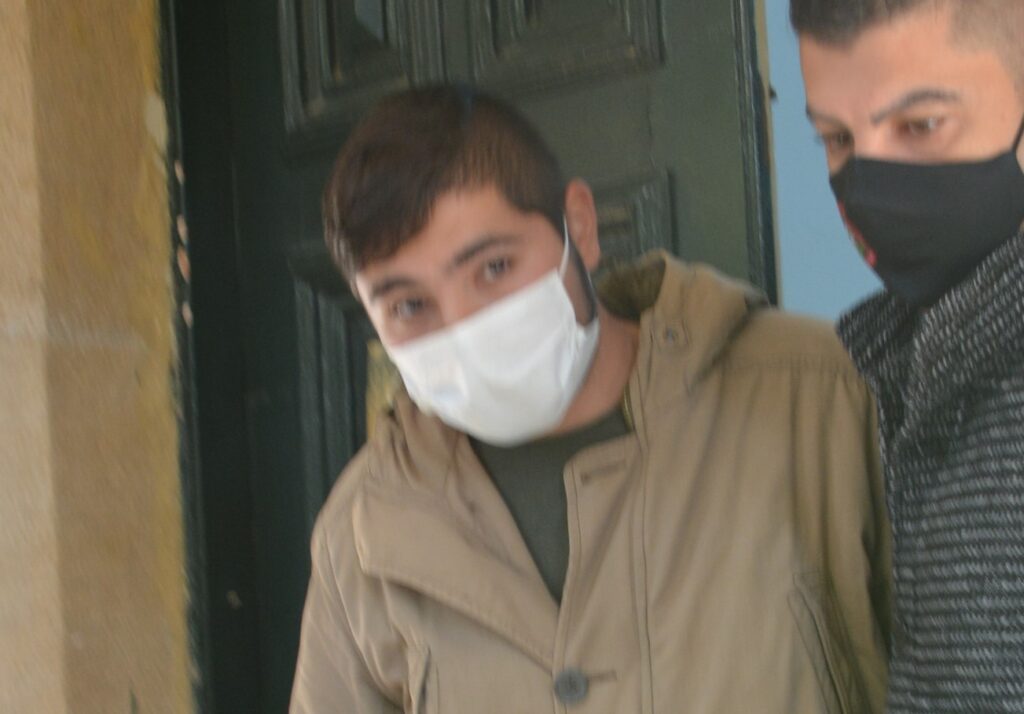 Köpeği vurdu, ovaya attı!