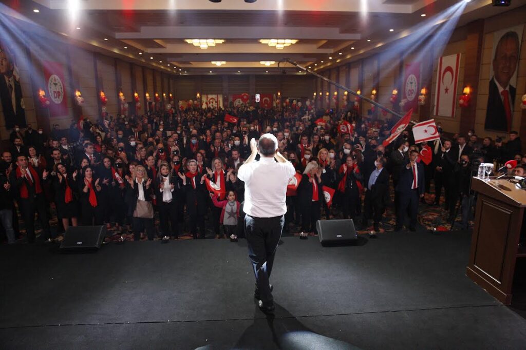 Demokrat Parti, adaylarını şölen havasında tanıttı