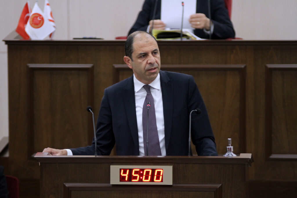 Özersay: “Hükümetin, yasalara uygun kararlar alması beklentimiz”