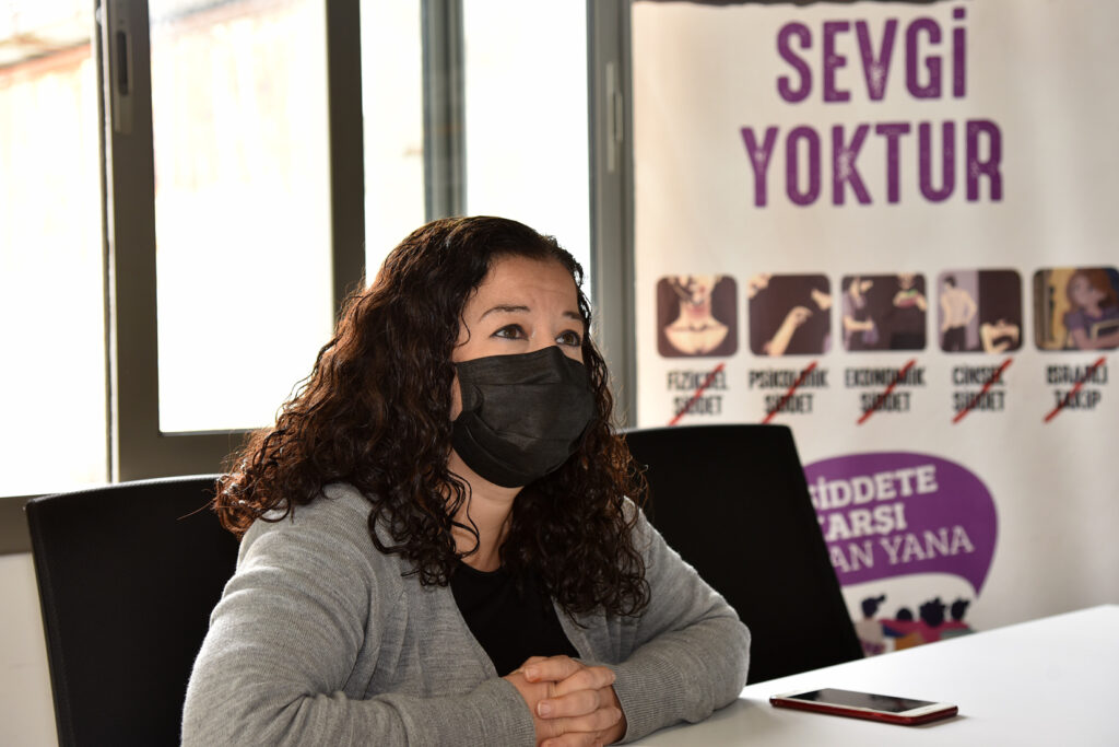 “Psikolojik şiddet büyüyor ve fiziksel, cinsel şiddete dönüşüyor”