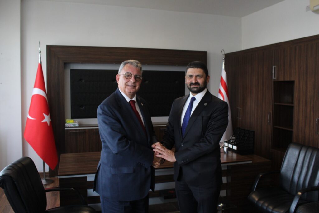 Sunat Atun, görevi Kutlu Evren’e devretti