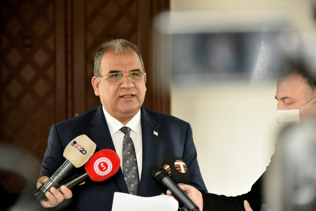 Başbakan Sucuoğlu yeni kabineyi Cumhurbaşkanı Tatar’a sundu