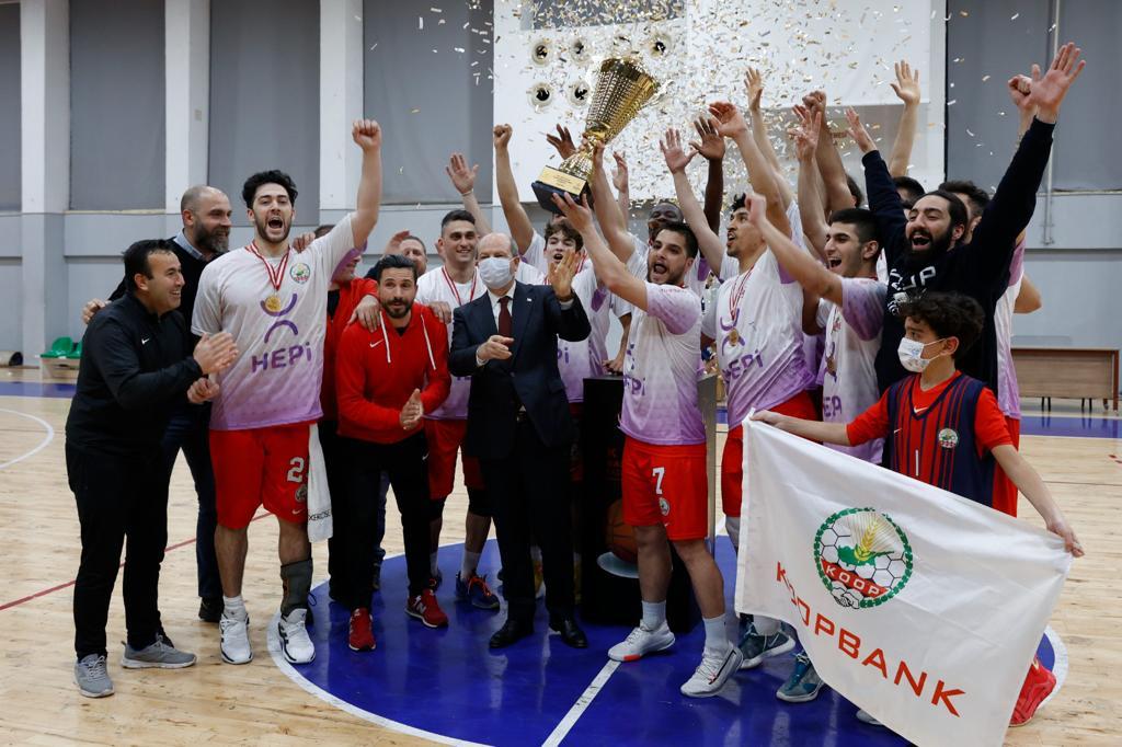 Cumhurbaşkanı Tatar, Cumhurbaşkanlığı Kupası basketbol maçını izledi