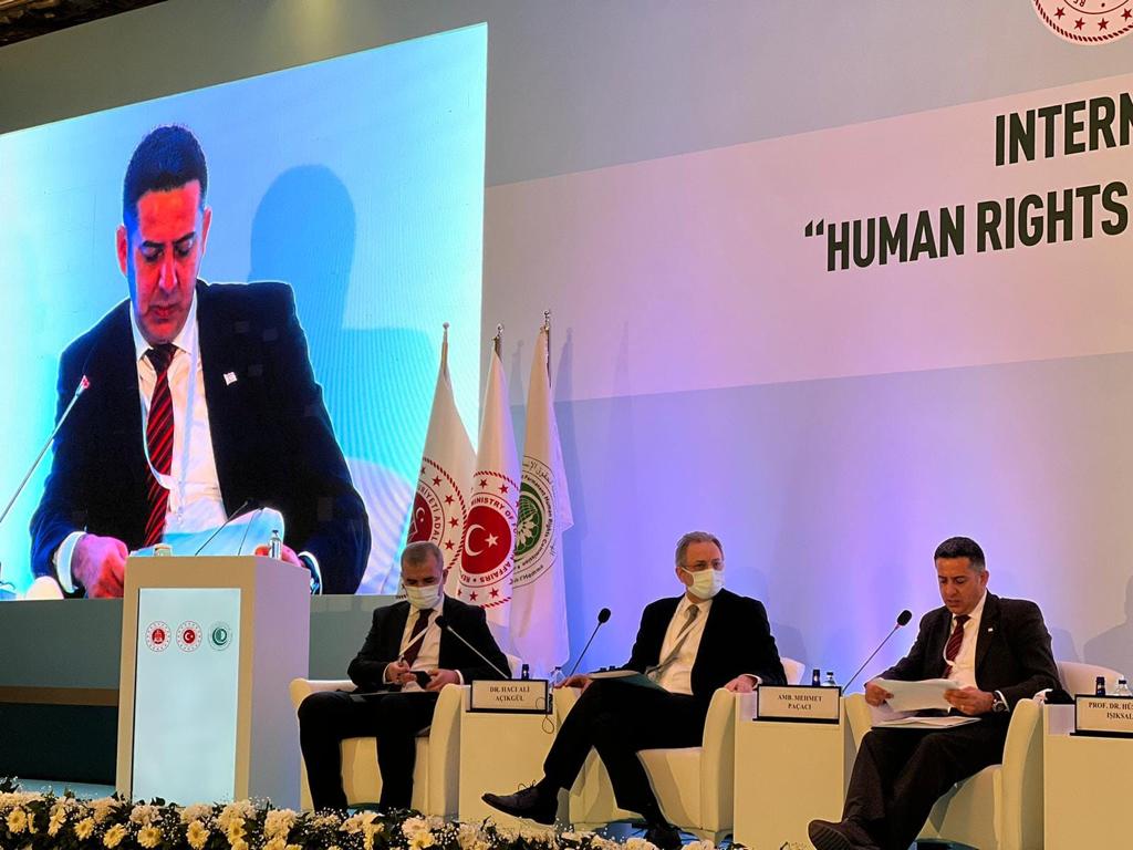 Işıksal, “Müslümanların Karşılaştıkları İnsan Hakları İhlalleri” konferansına katıldı