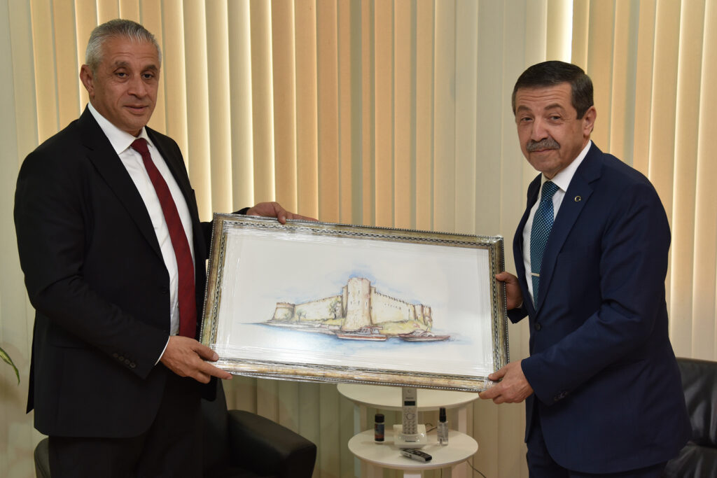 Tahsin Ertuğruloğlu, Dışişleri Bakanlığı görevini Hasan Taçoy’a devretti