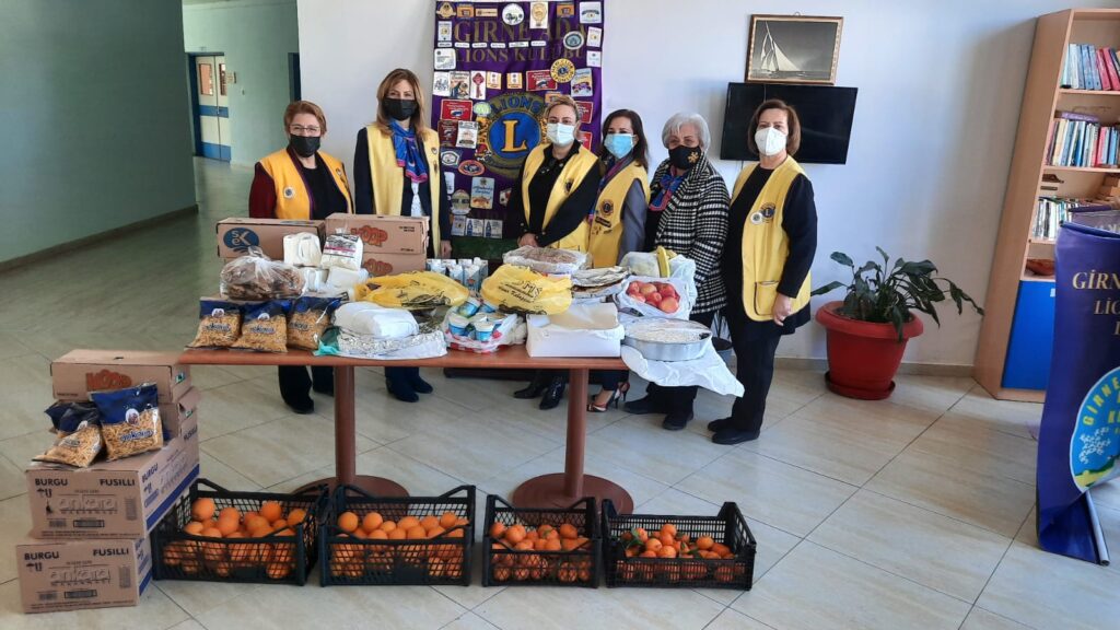 Lions Kulüpleri, yaşlılara gıda yardımında bulundu