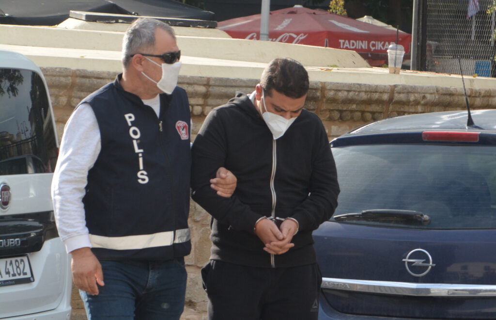 Cezaevine uyuşturucu sokmak istedi, 20 ay hapis cezası aldı