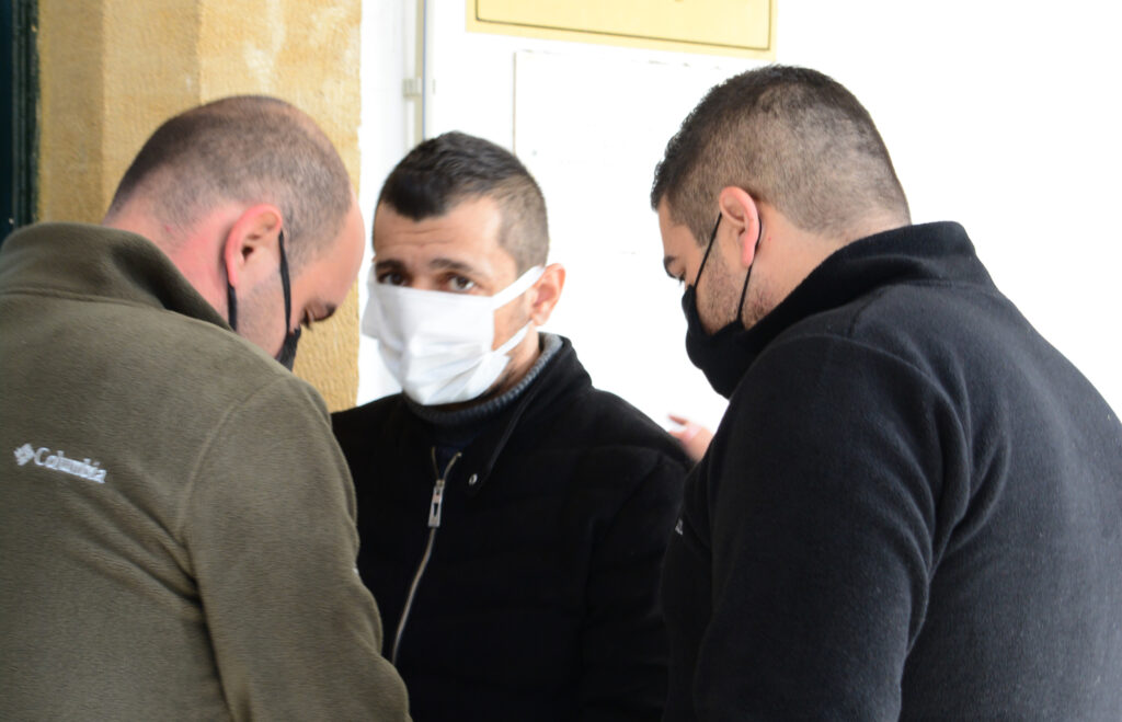 Uyuşturucu madde tasarrufuna tutuksuz yargılanma kararı