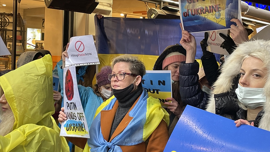İstanbul’da yaşayan Ukraynalılardan Rusya’nın askeri müdahalesine protesto