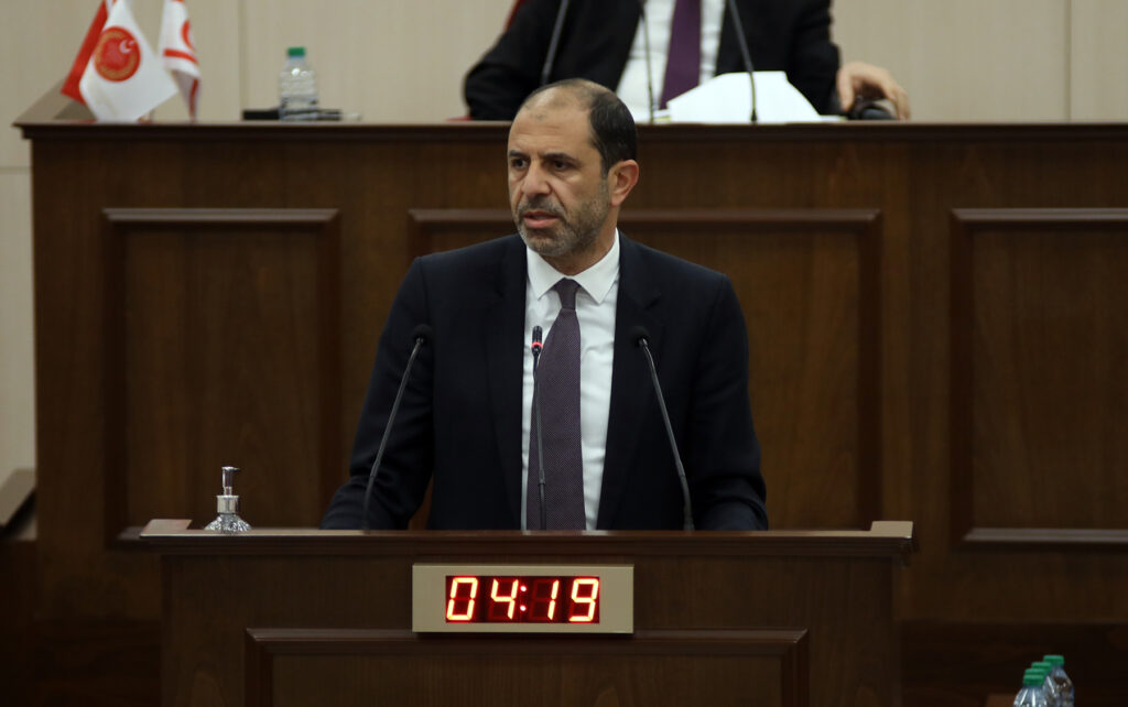 Özersay: “Hükümetin bu durumda olmasından memnun değiliz”
